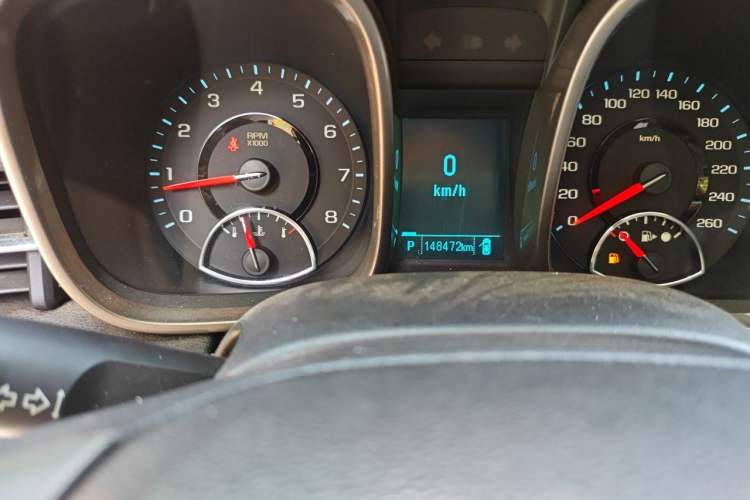 Used Chevrolet Malibu 2013 1.6T Automatic Comfort Edition Odometer Close Up