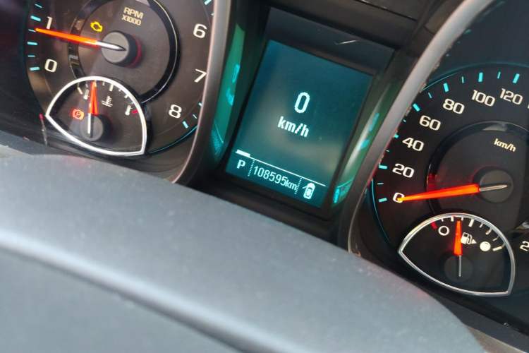 Used Chevrolet Malibu 2013 2.0L Automatic Luxury Edition Odometer Close Up