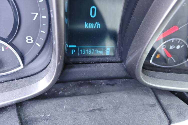 Used Chevrolet Malibu 2013 2.0L Automatic Luxury Edition Odometer Close Up