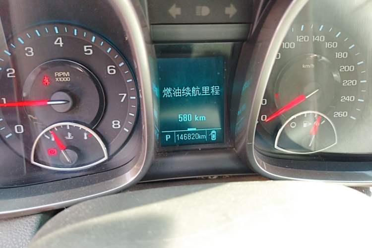 Used Chevrolet Malibu 2013 2.4L Automatic Luxury Edition Odometer Close Up