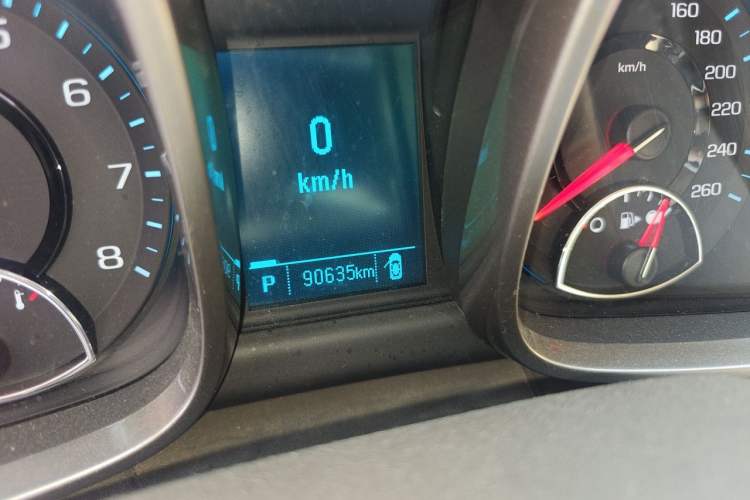 Used Chevrolet Malibu 2013 2.0L Automatic Luxury Edition Odometer Close Up