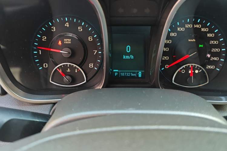 Used Chevrolet Malibu 2013 2.4L Automatic Luxury Edition Odometer Close Up