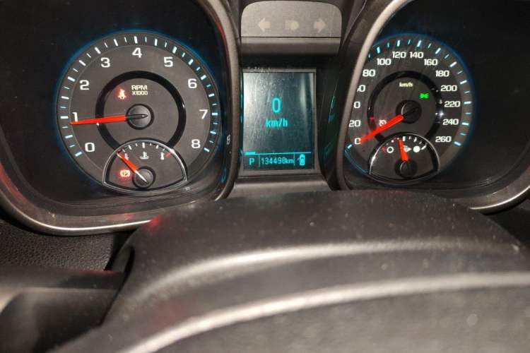 Used Chevrolet Malibu 2013 2.0L Automatic Luxury Edition Odometer Close Up