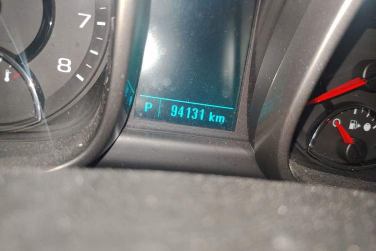 Used Chevrolet Malibu 2013 1.6T Automatic Comfort Edition Odometer Close Up