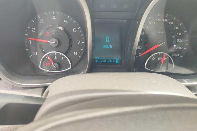 Used Chevrolet Malibu 2013 2.4L Automatic Luxury Edition Odometer Close Up