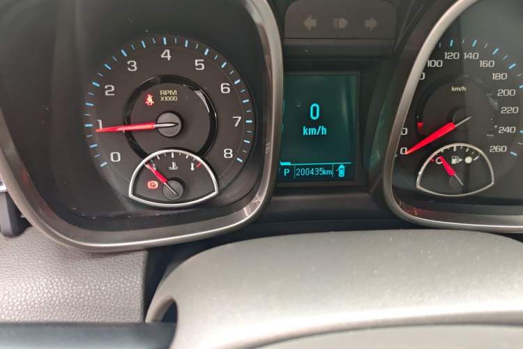 Used Chevrolet Malibu 2013 2.0L Automatic Luxury Edition Odometer Close Up