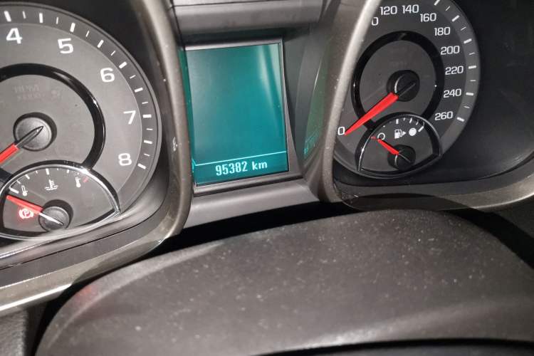 Used Chevrolet Malibu 2013 2.0L Automatic Luxury Edition Odometer Close Up