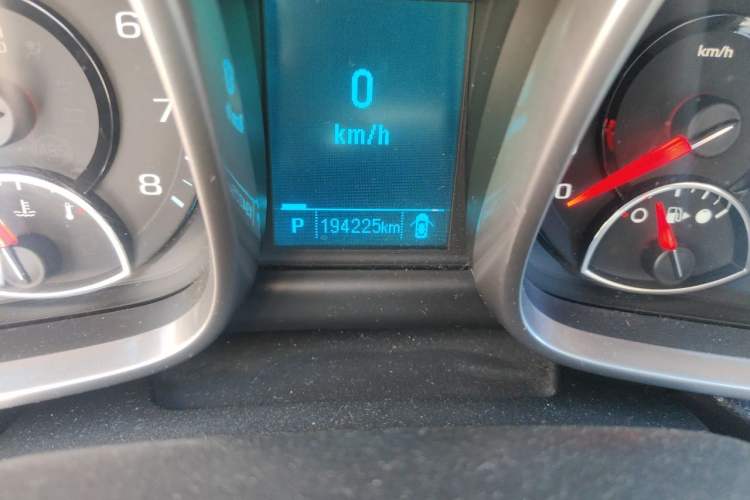Used Chevrolet Malibu 2013 2.0L Automatic Luxury Edition Odometer Close Up