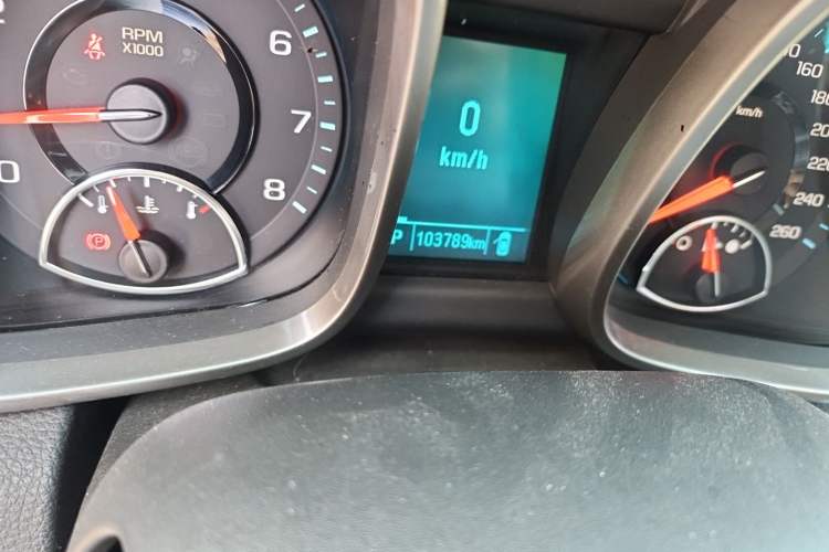 Used Chevrolet Malibu 2013 2.0L Automatic Luxury Edition Odometer Close Up