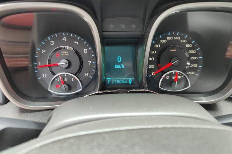 Used Chevrolet Malibu 2013 2.4L Automatic Luxury Edition Odometer Close Up