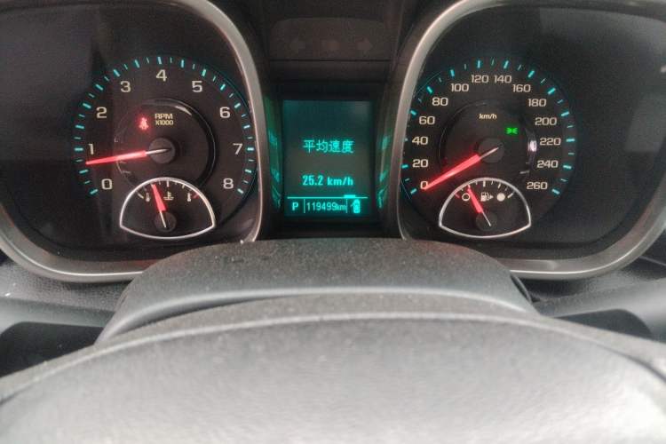 Used Chevrolet Malibu 2013 1.6T Automatic Comfort Edition Odometer Close Up