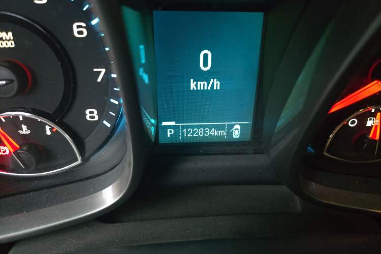 Used Chevrolet Malibu 2013 2.0L Automatic Comfort Edition Odometer Close Up