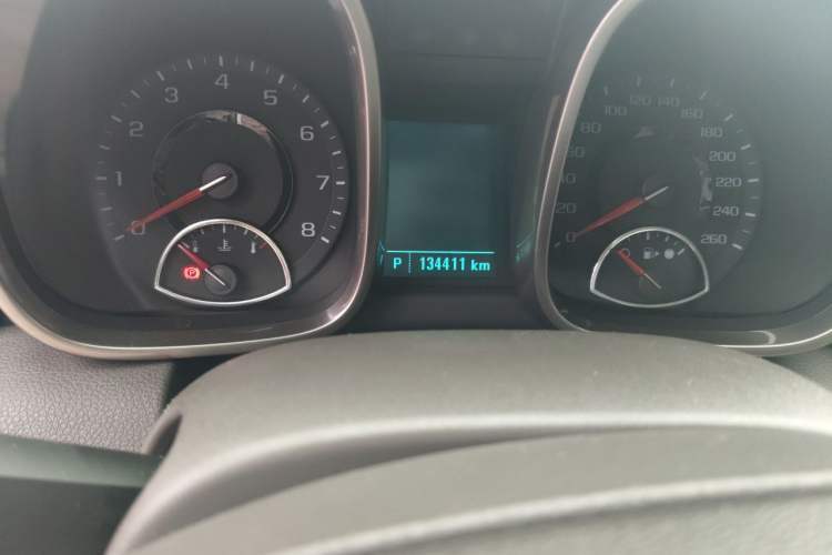 Used Chevrolet Malibu 2013 2.0L Automatic Luxury Edition Odometer Close Up