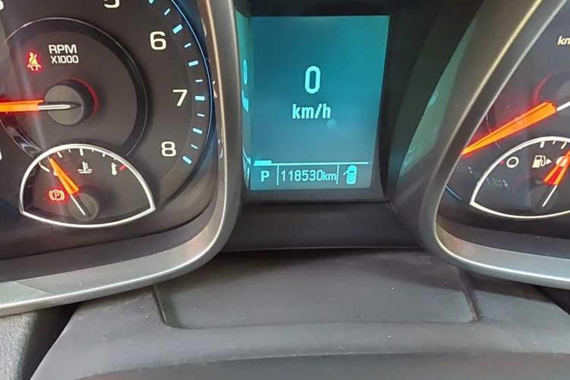 Used Chevrolet Malibu 2013 2.0L Automatic Luxury Edition Odometer Close Up