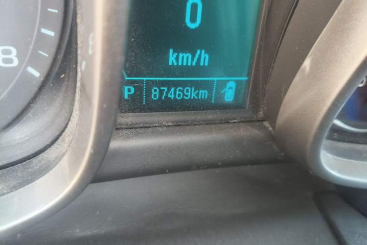 Used Chevrolet Malibu 2013 1.6T Automatic Comfort Edition Odometer Close Up