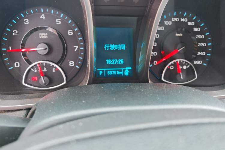 Used Chevrolet Malibu 2013 2.0L Automatic Luxury Edition Odometer Close Up