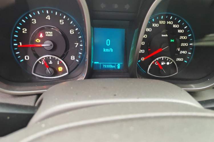 Used Chevrolet Malibu 2013 2.0L Automatic Luxury Edition Odometer Close Up