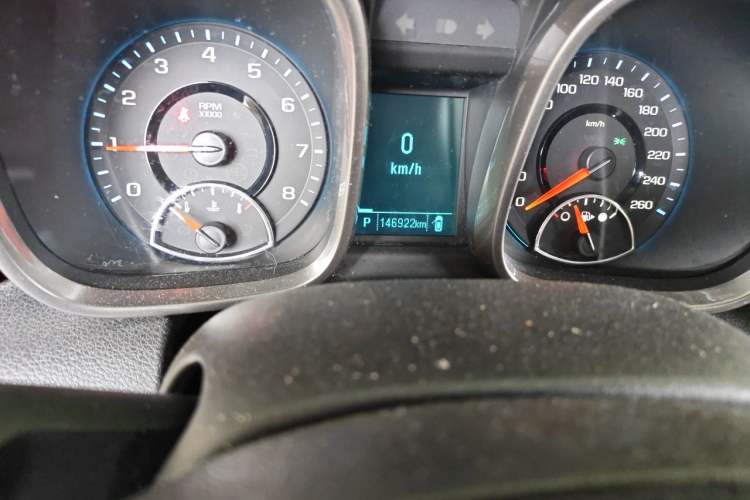 Used Chevrolet Malibu 2013 2.0L Automatic Luxury Edition Odometer Close Up