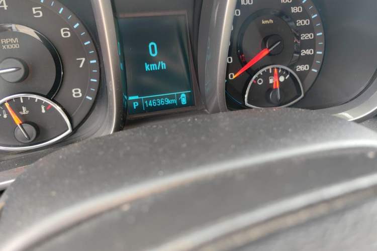 Used Chevrolet Malibu 2013 2.0L Automatic Luxury Edition Odometer Close Up
