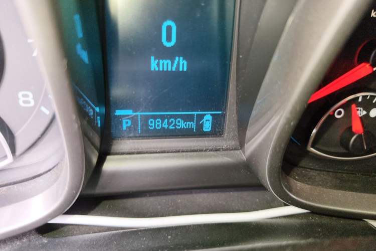 Used Chevrolet Malibu 2013 2.0L Automatic Luxury Edition Odometer Close Up