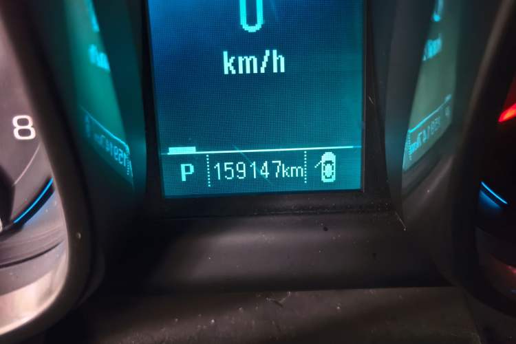 Used Chevrolet Malibu 2013 2.0L Automatic Comfort Edition Odometer Close Up