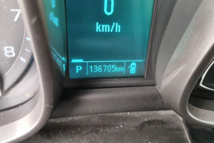 Used Chevrolet Malibu 2013 2.4L Automatic Luxury Edition Odometer Close Up