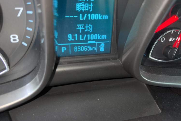 Used Chevrolet Malibu 2013 1.6T Automatic Comfort Edition Odometer Close Up