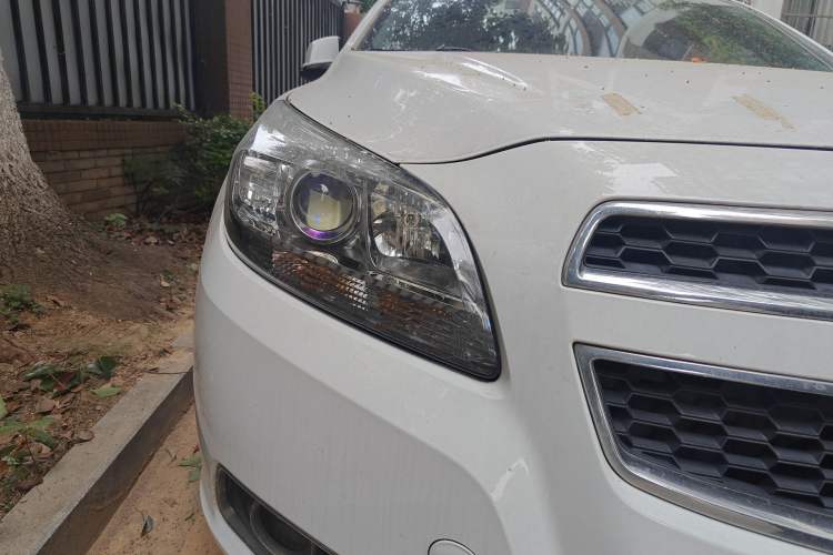 Used Chevrolet Malibu 2013 1.6T Automatic Luxury Edition Right Front Headlight