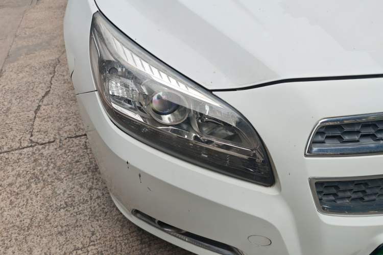 Used Chevrolet Malibu 2013 2.0L Automatic Luxury Edition Right Front Headlight
