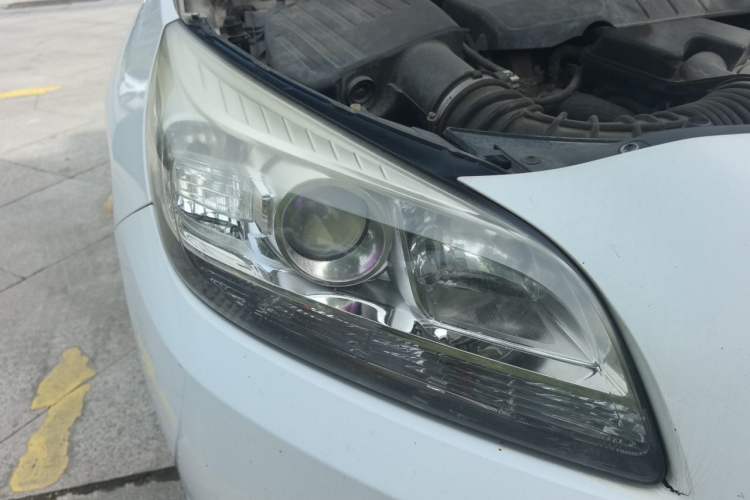 Used Chevrolet Malibu 2013 2.0L Automatic Luxury Edition Right Front Headlight