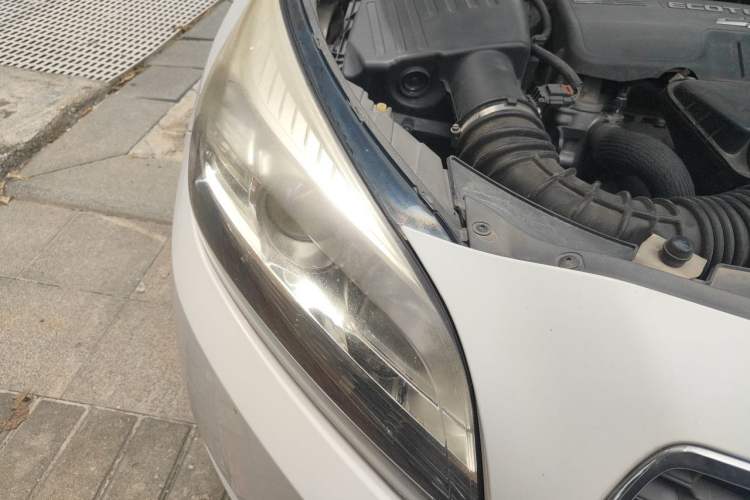Used Chevrolet Malibu 2013 2.4L Automatic Luxury Edition Right Front Headlight