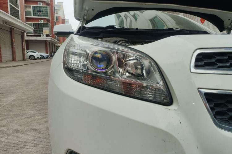 Used Chevrolet Malibu 2013 1.6T Automatic Comfort Edition Right Front Headlight