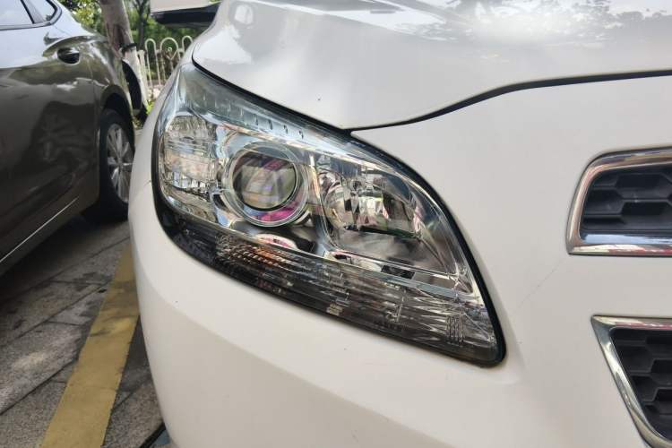 Used Chevrolet Malibu 2013 2.0L Automatic Luxury Edition Right Front Headlight