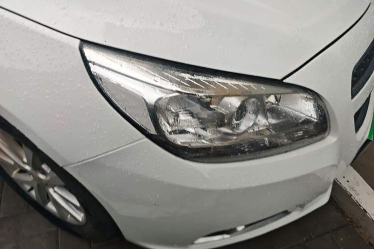 Used Chevrolet Malibu 2013 2.0L Automatic Luxury Edition Right Front Headlight