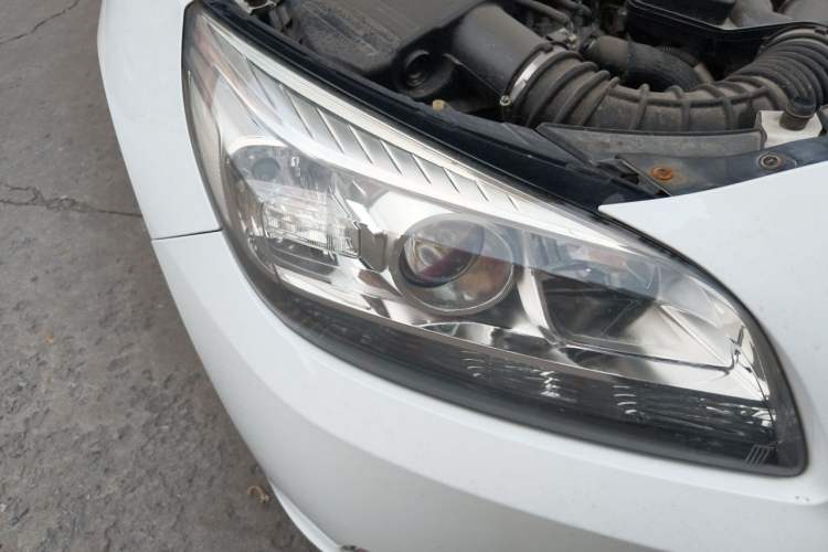 Used Chevrolet Malibu 2013 2.0L Automatic Luxury Edition Right Front Headlight
