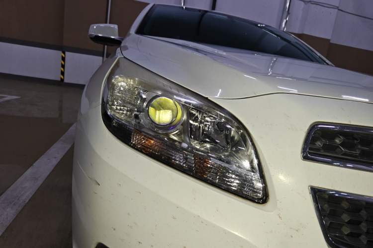 Used Chevrolet Malibu 2013 2.0L Automatic Luxury Edition Right Front Headlight