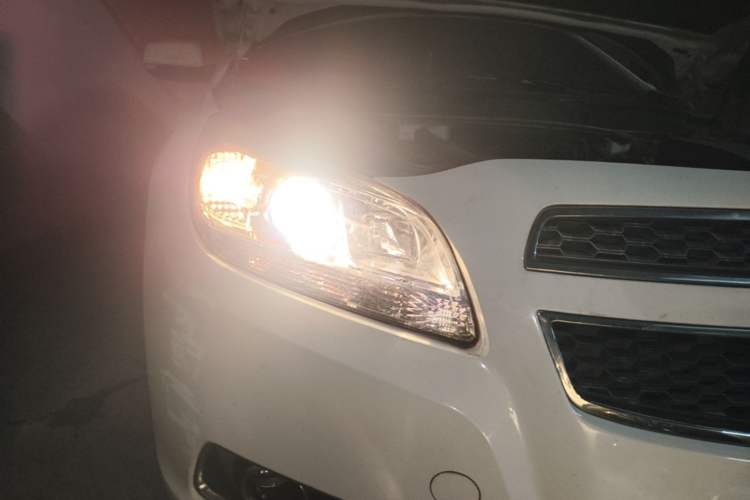 Used Chevrolet Malibu 2013 1.6T Automatic Luxury Edition Right Front Headlight
