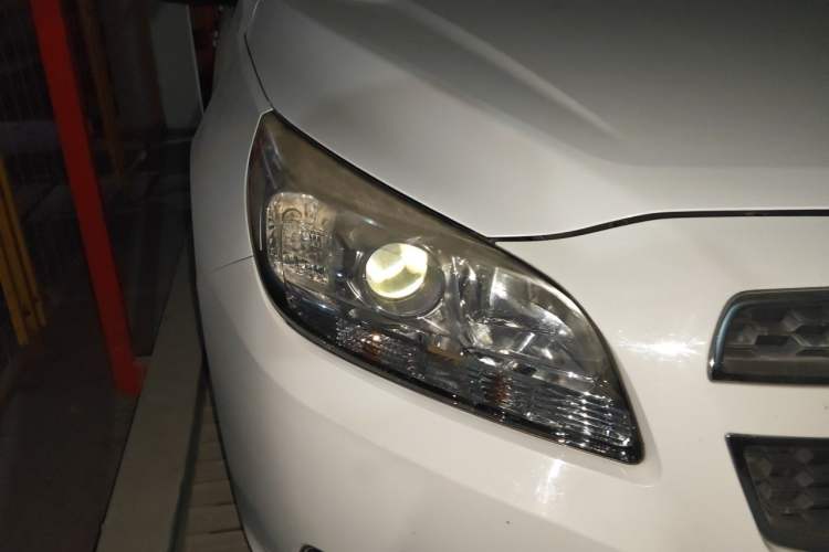 Used Chevrolet Malibu 2013 2.4L Automatic Luxury Edition Right Front Headlight