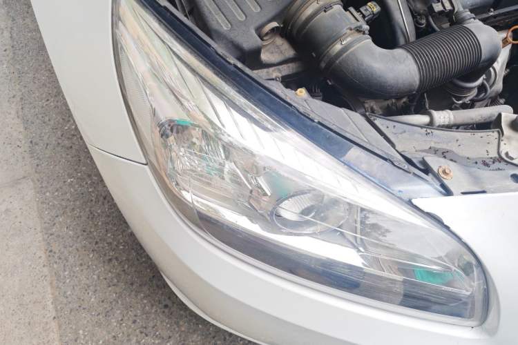 Used Chevrolet Malibu 2013 1.6T Automatic Comfort Edition Right Front Headlight