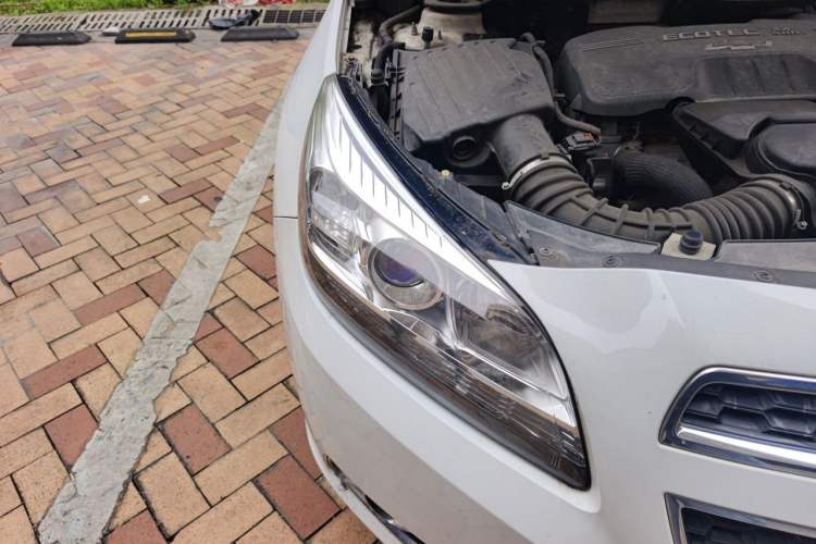 Used Chevrolet Malibu 2013 2.4L Automatic Luxury Edition Right Front Headlight