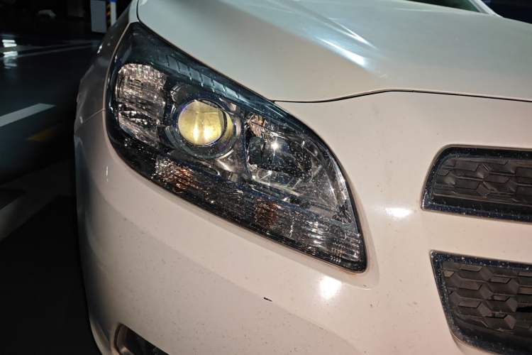 Used Chevrolet Malibu 2013 2.0L Automatic Luxury Edition Right Front Headlight