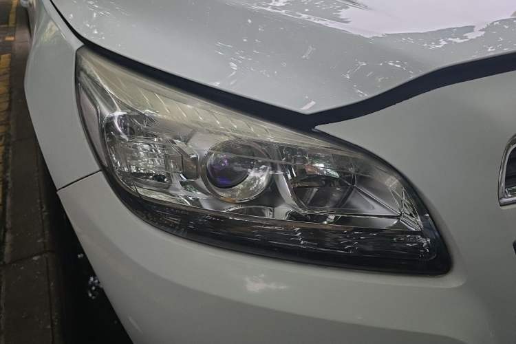 Used Chevrolet Malibu 2013 2.0L Automatic Comfort Edition Right Front Headlight
