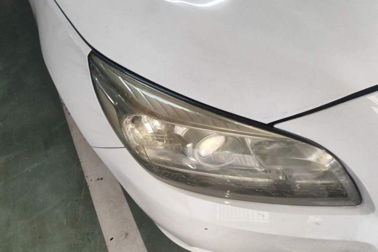 Used Chevrolet Malibu 2013 2.0L Automatic Luxury Edition Right Front Headlight