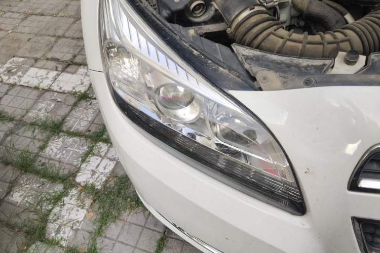 Used Chevrolet Malibu 2013 2.0L Automatic Luxury Edition Right Front Headlight