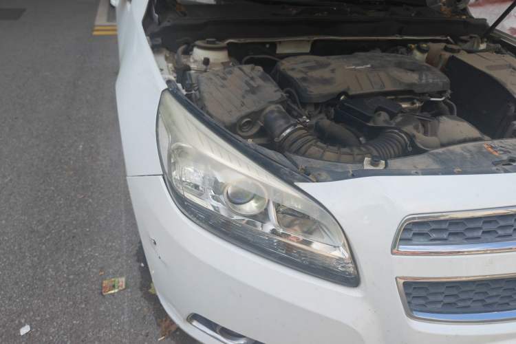 Used Chevrolet Malibu 2013 2.0L Automatic Luxury Edition Right Front Headlight