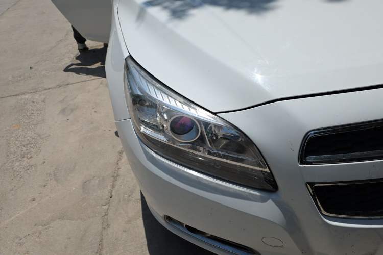 Used Chevrolet Malibu 2013 2.0L Automatic Luxury Edition Right Front Headlight
