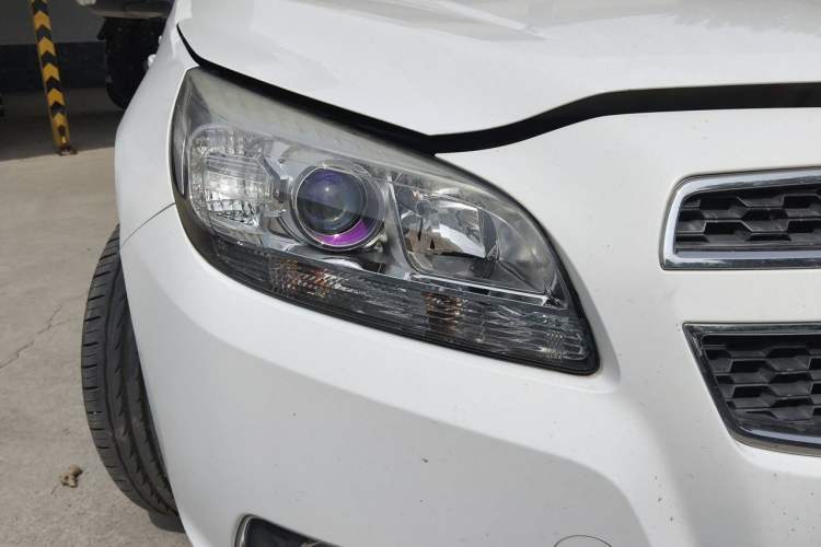 Used Chevrolet Malibu 2013 2.4L Automatic Luxury Edition Right Front Headlight