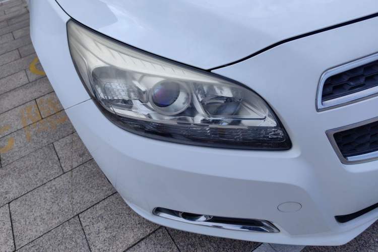Used Chevrolet Malibu 2013 2.0L Automatic Luxury Edition Right Front Headlight