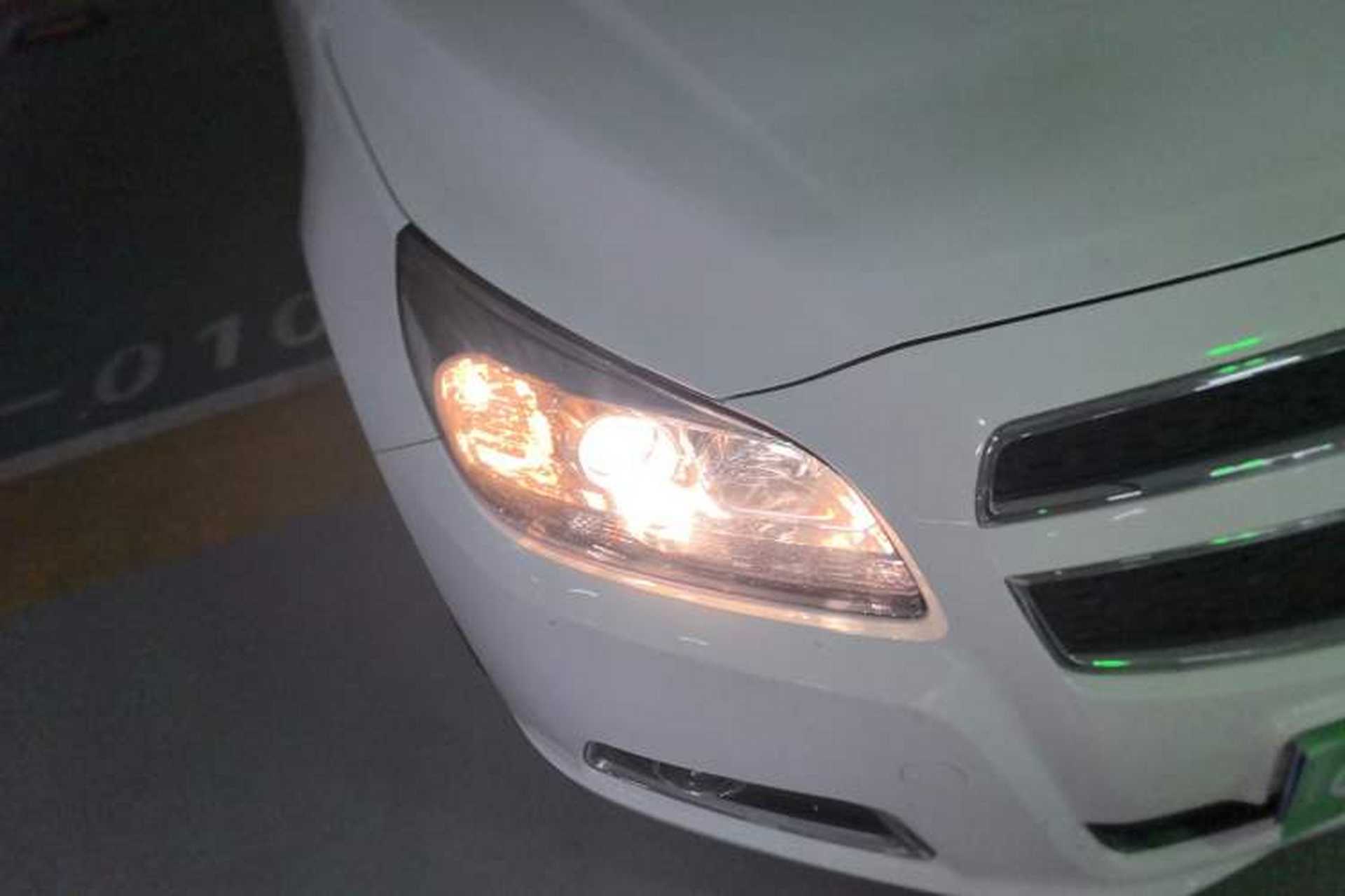 Used Chevrolet Malibu 2013 2.0L Automatic Luxury Edition Right Front Headlight