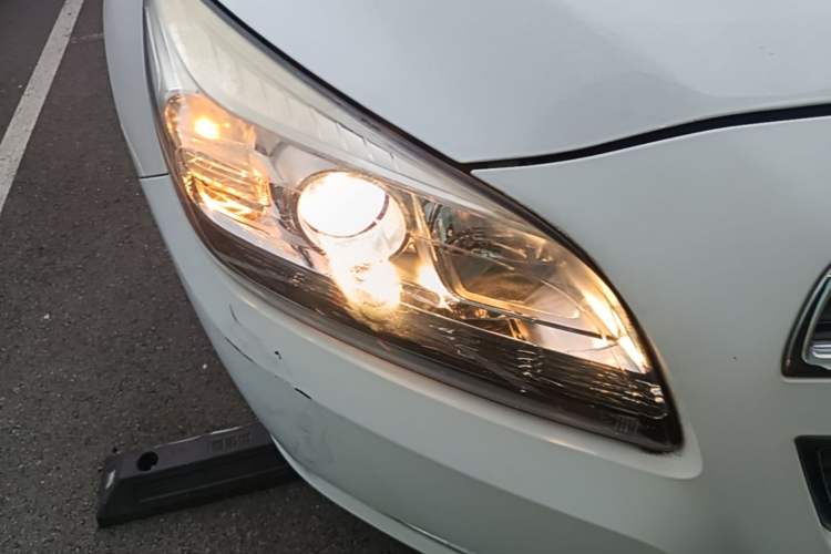 Used Chevrolet Malibu 2013 1.6T Automatic Comfort Edition Right Front Headlight
